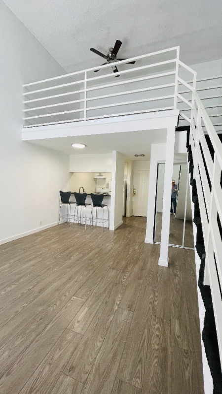 Photo - 7044 Hawthorn Ave Unit 306