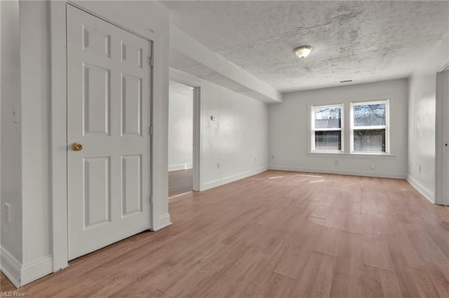 Photo - 317 E 156th St Unidad 4