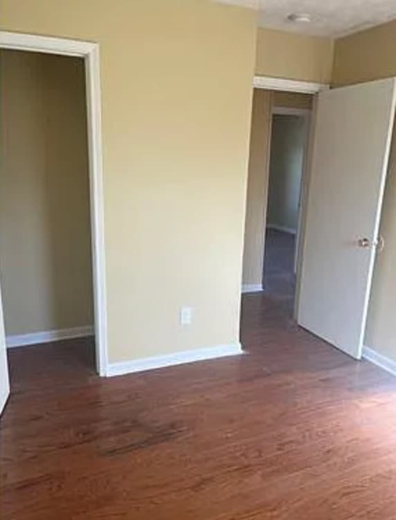 Photo - 806 N Gap Loop