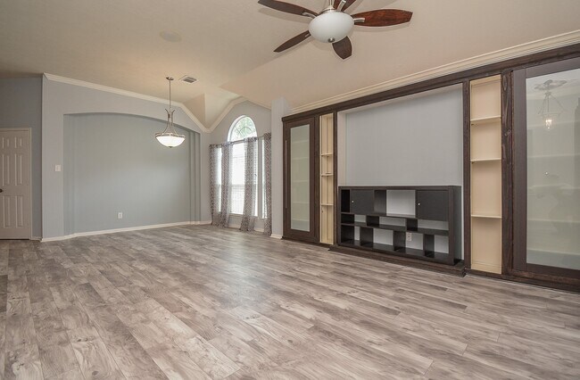 Photo - 4006 Dell Ln