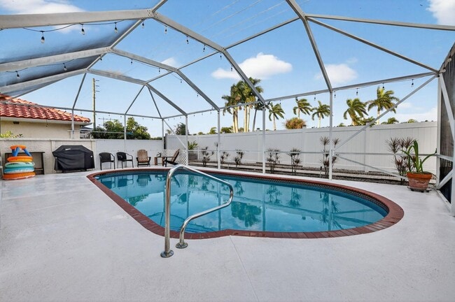 Building Photo - 18280 Coral Isles Dr