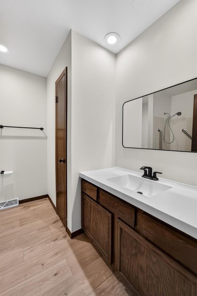 Photo - 5736 Pembroke Dr