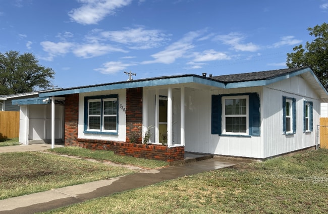 Building Photo - 3500 Lometa Dr Rental