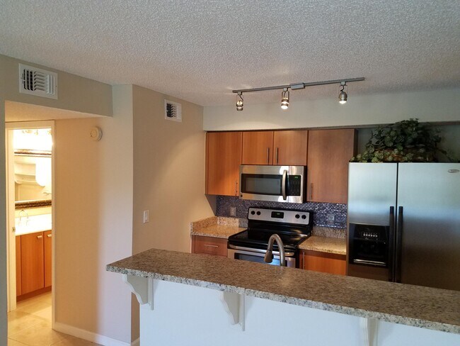 Photo - 1215 Crystal Way Unidad N