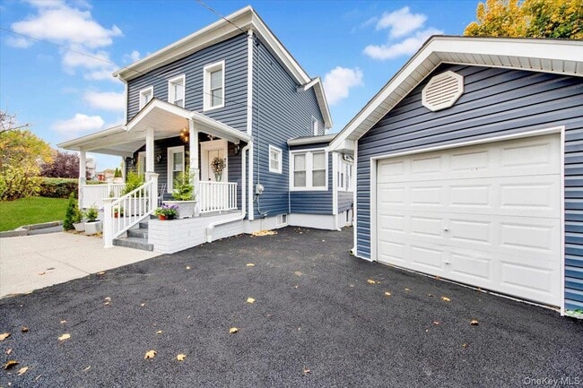 Photo - 75 W Kingsbridge Rd