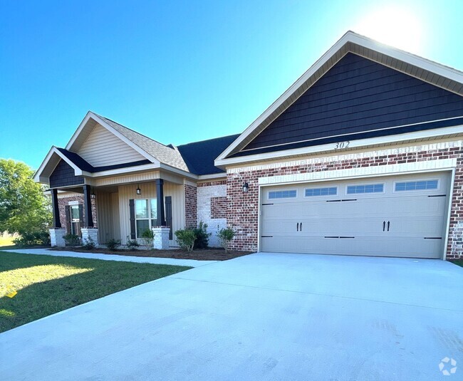 Building Photo - Available May! Rental