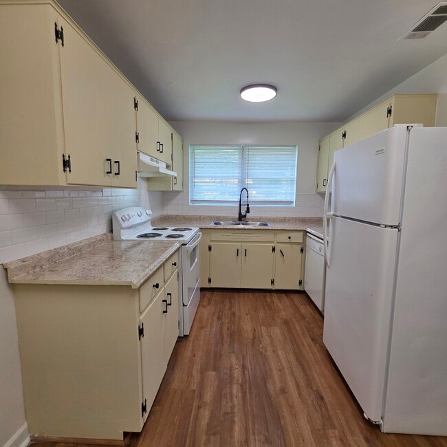 Photo - 2508 Belmont Ave