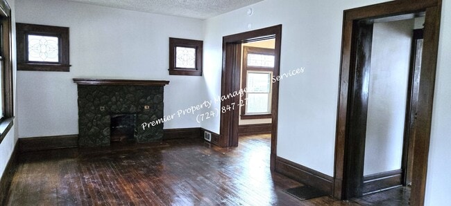 Photo - 180 Cedar Ave