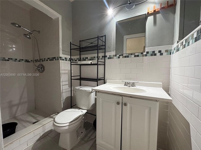 Photo - 250 SE Park St Unit 3