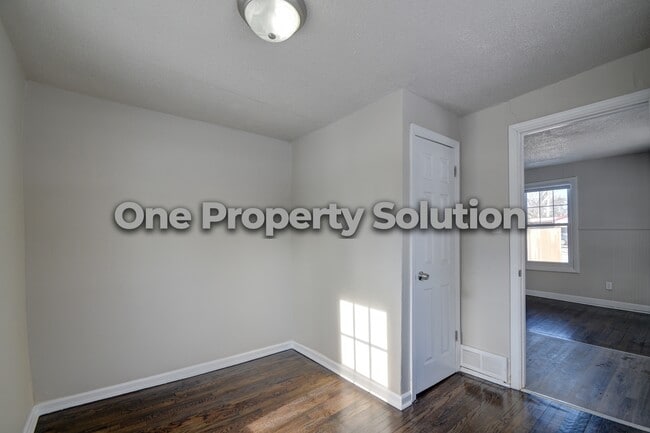 Photo - 2642 Clay St
