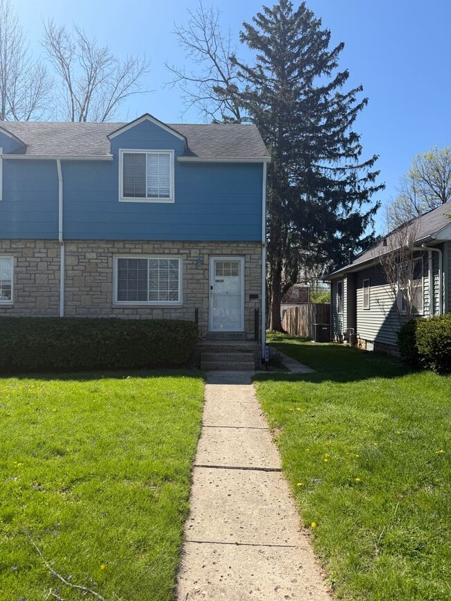 Building Photo - 713 S Broadleigh Rd Unit 1