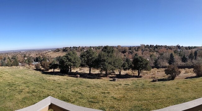 Photo - Stunning Golden Townhouse On Top of The World!