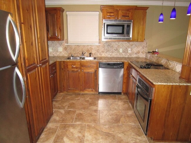 2BR 2BA Condo in the Garden District - 2BR 2BA Condo in the Garden District