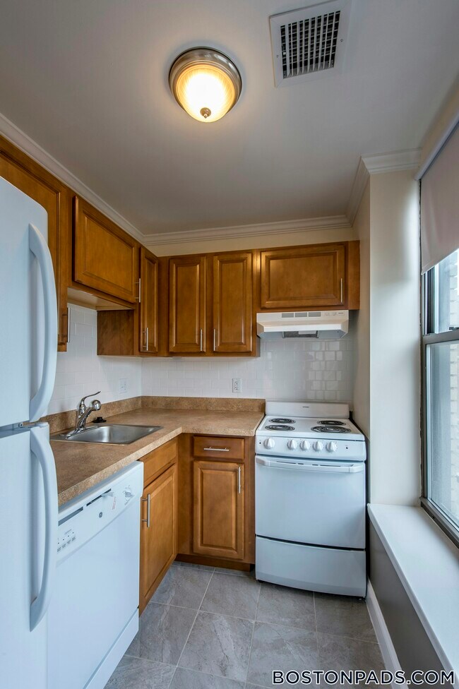 1078 Boylston St Unit 4