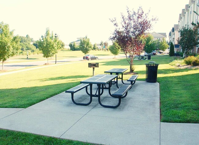 Photo - 100 Capstone Dr