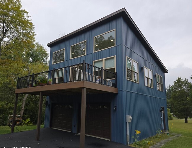 Building Photo - 416 S Eberhart Rd