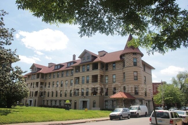 2014 Cherokee Pkwy Unit D
