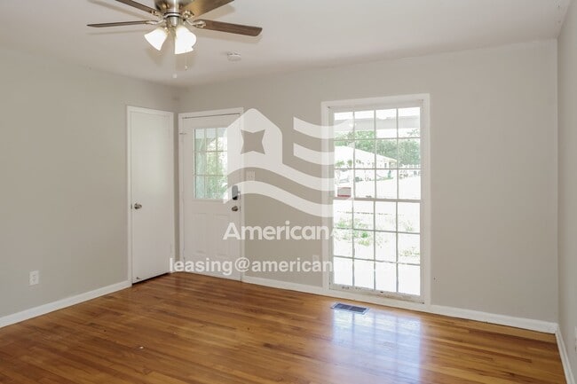 Photo - 2232 Harrison St SE