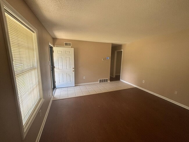 Photo - 5083 Applewood Dr