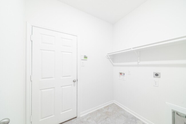 Building Photo - 27618 Mesabe Dr