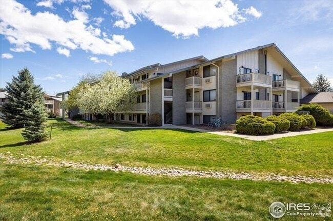 Building Photo - 645 Manhattan Pl Rental