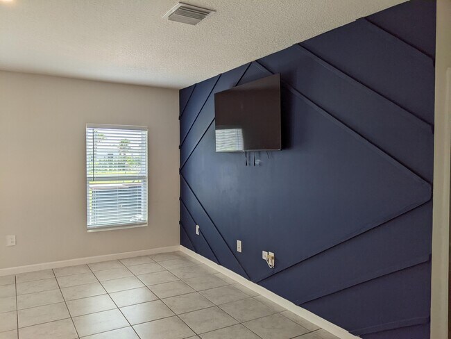 Photo - 605 Lychee Ln