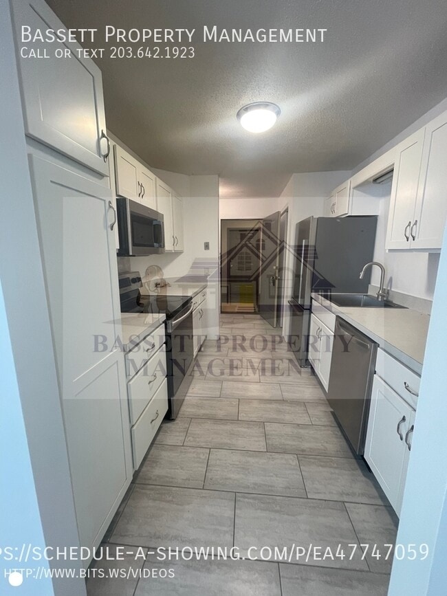 Building Photo - 30 Stoneycrest Dr Rental