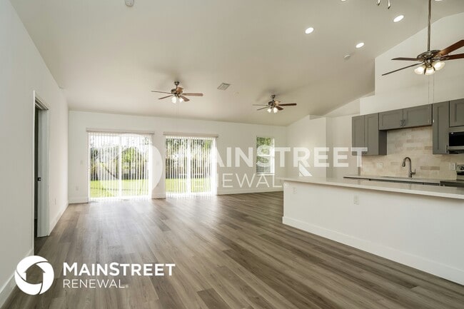 Photo - 5227 3rd St W