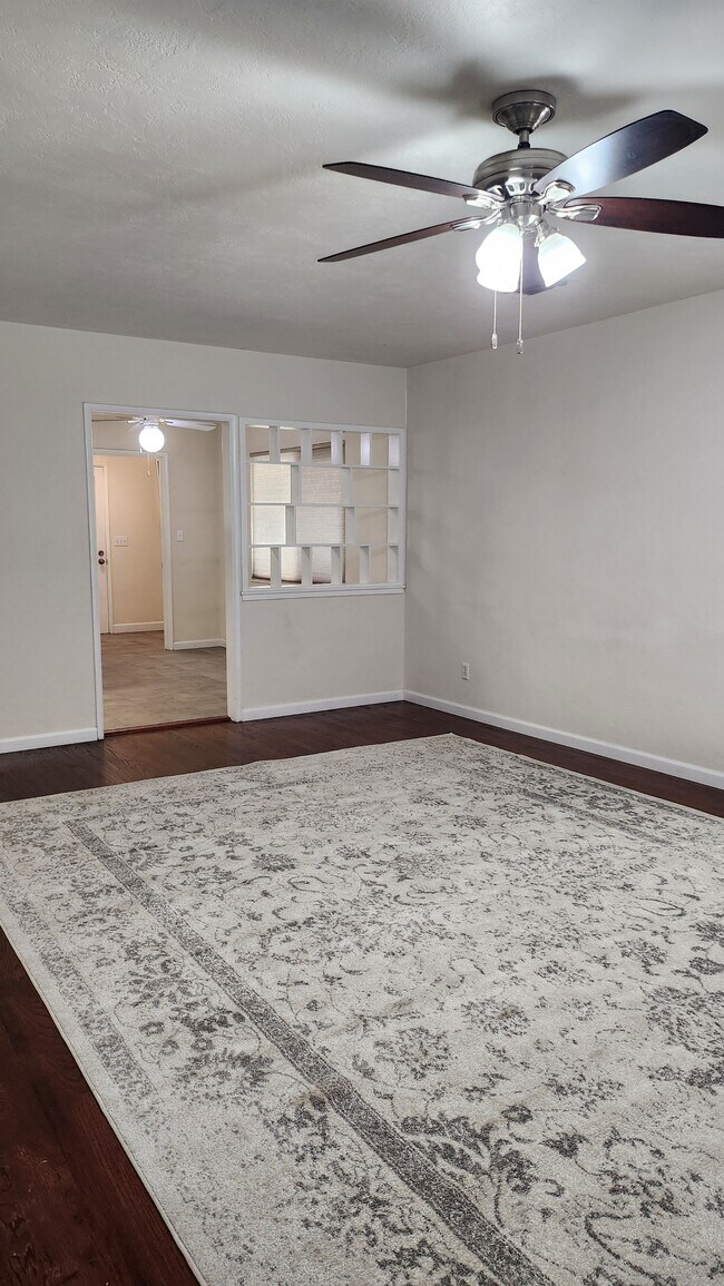 Photo - 1260 S Klein Ave