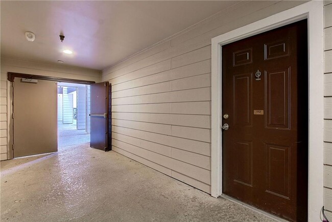 Building Photo - Centennial West Campus - Prime Time - 3BD/... Rental