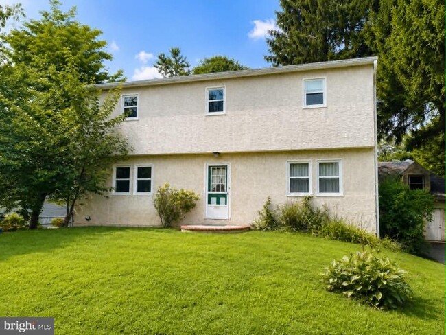 Building Photo - 152 3rd Ave