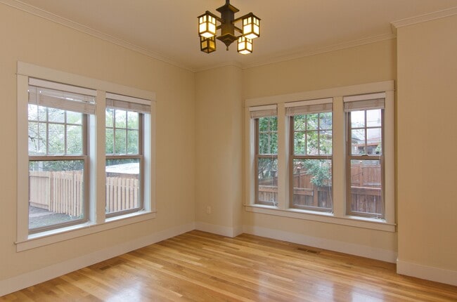 Photo - 1062 SE Webber St