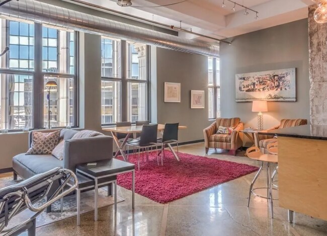 Photo - 350 Saint Peter St Unit 1206