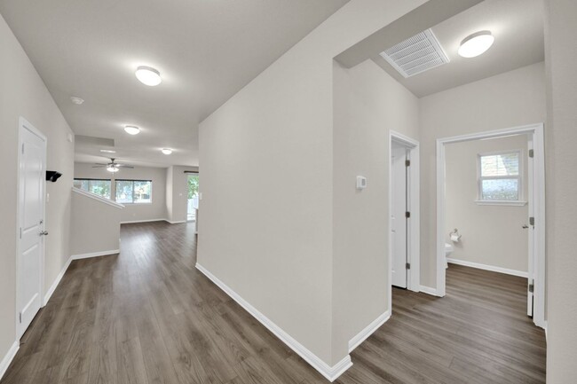 Photo - 1829 Leander Dr