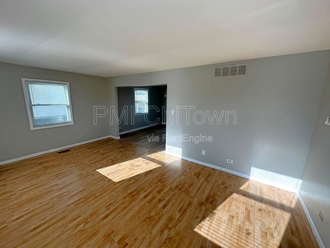 Photo - 908 Parker Dr