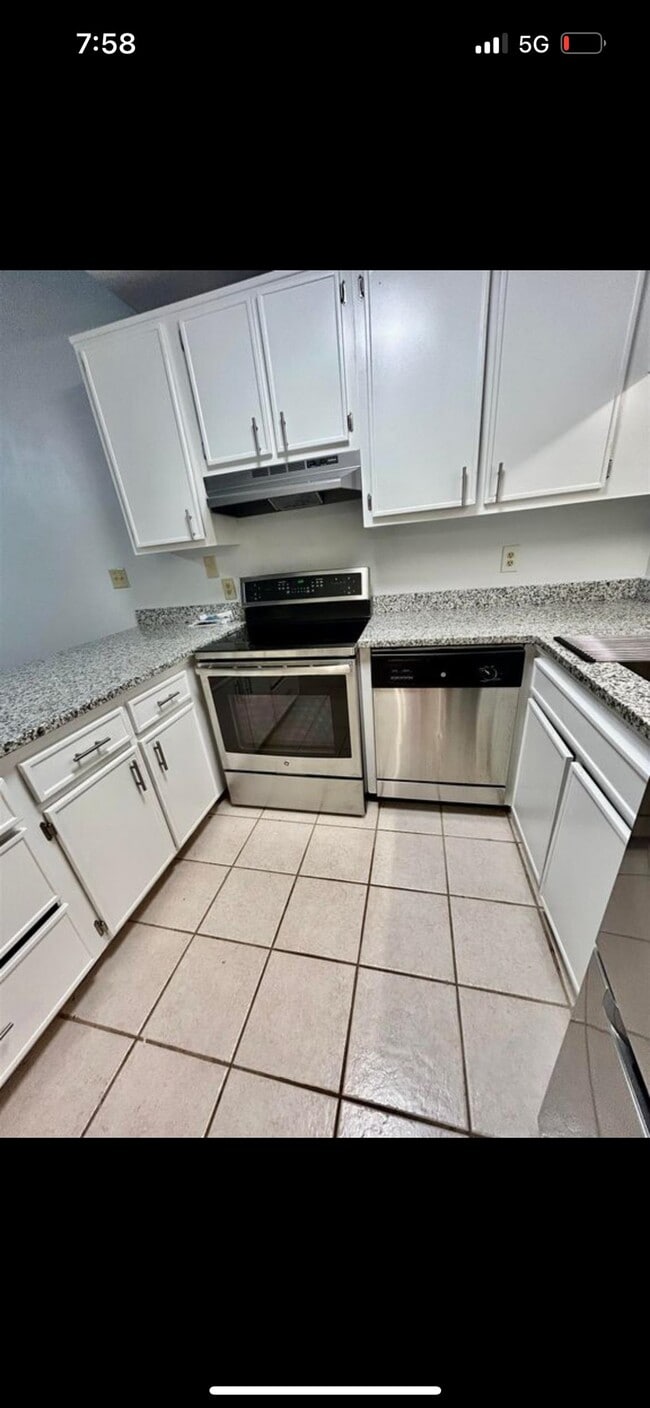 Photo - 989 Sutor Rd