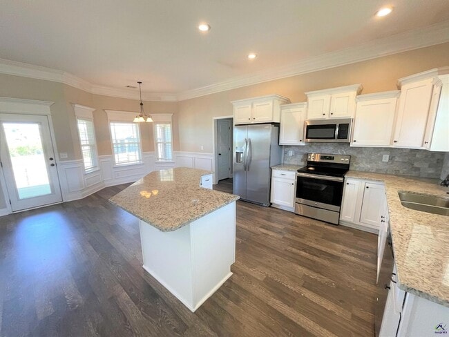 102 Exeter Wy