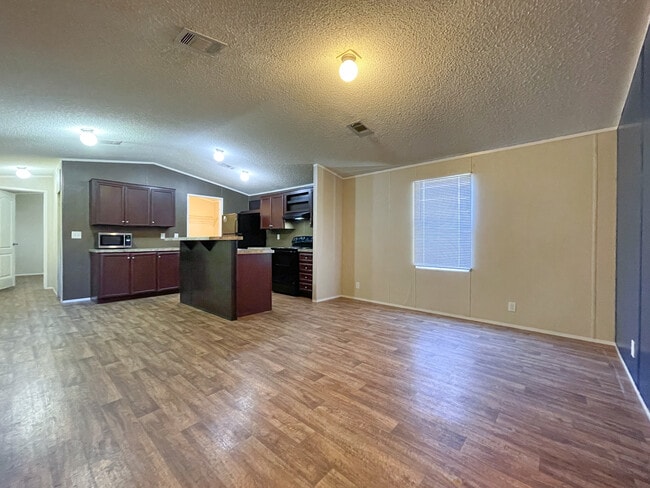 Photo - 436 Daybreak St