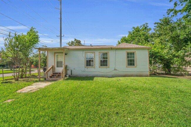 Photo - 7304 Kinney St