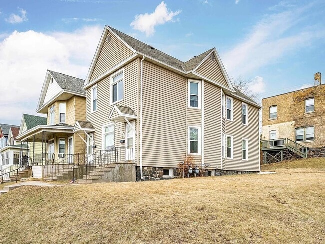 Photo - 329 E 6th St Unit 1