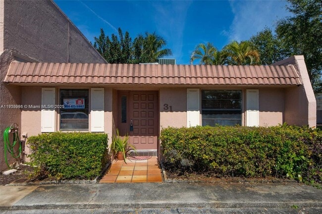 Photo - 31 Cortez Way