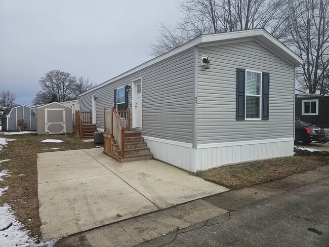 Photo - 333 E Lakewood Blvd