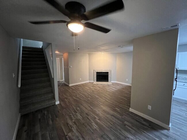 3926 Wymess Dr