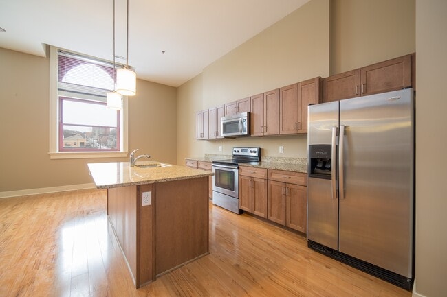 Photo - Fifth Avenue School Lofts