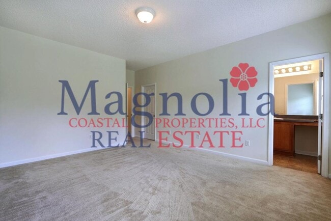 Photo - 20 Evergreen Oak Dr