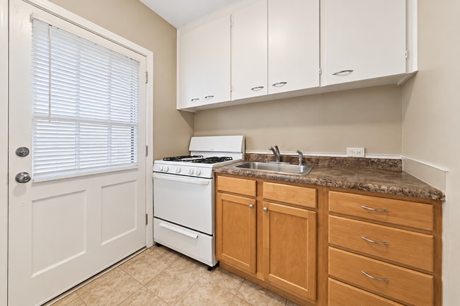 476 Herschel St Unit 4