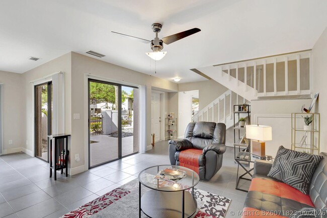 363 Prestwick Cir