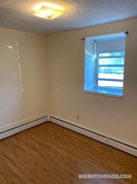 Photo - 168 N Beacon St Unidad 2