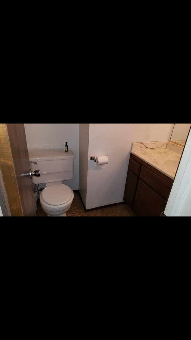 Photo - 1130 S Walnut St Apartment Unit J