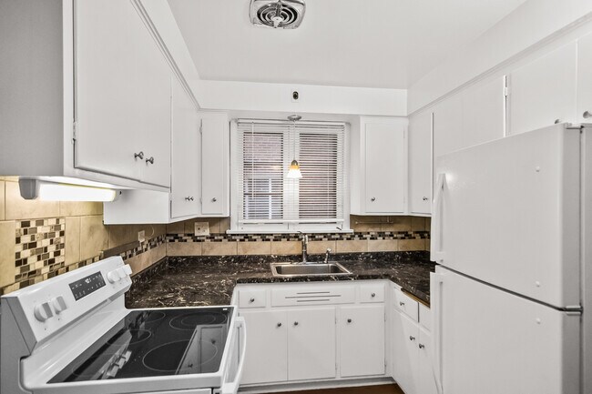 Photo - 2230 Central St Unidad G